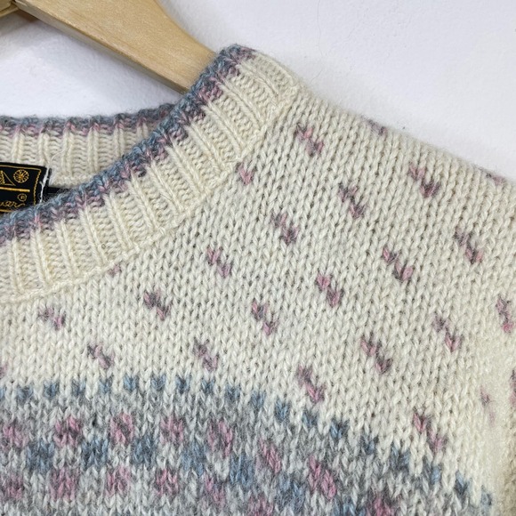 Eddie Bauer Cream Patterned Crew Neck Sweater - Picture 3 of 11